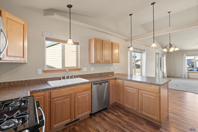 6800 MULBERRY DR, Summerset, SD 57718