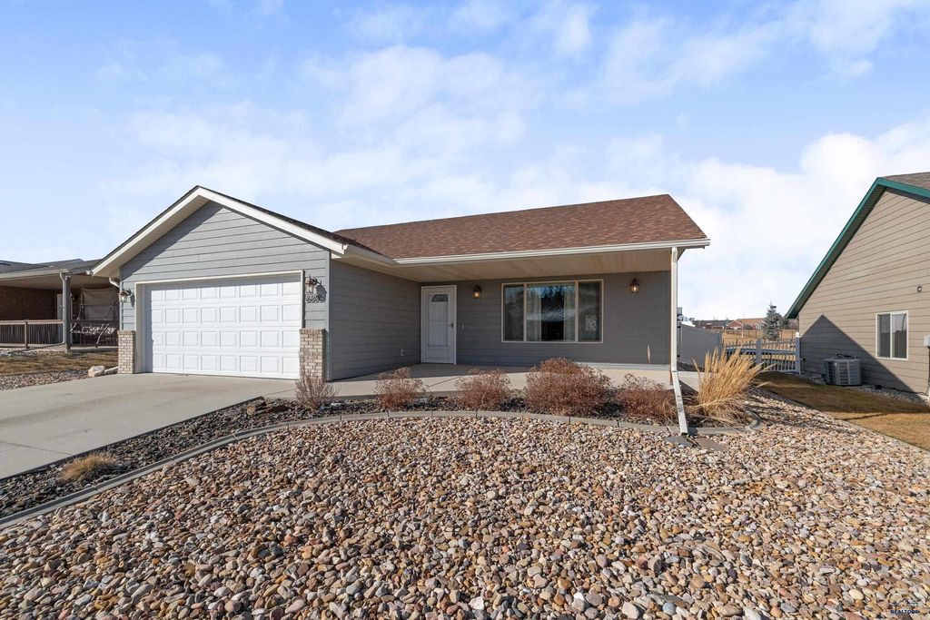 6800 MULBERRY DR, Summerset, SD 57718