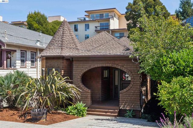 542 Chetwood St, Oakland, CA 94610