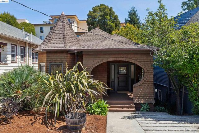 542 Chetwood St, Oakland, CA 94610