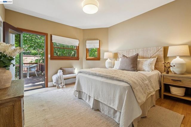 542 Chetwood St, Oakland, CA 94610