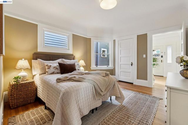 542 Chetwood St, Oakland, CA 94610