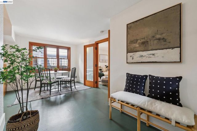 542 Chetwood St, Oakland, CA 94610