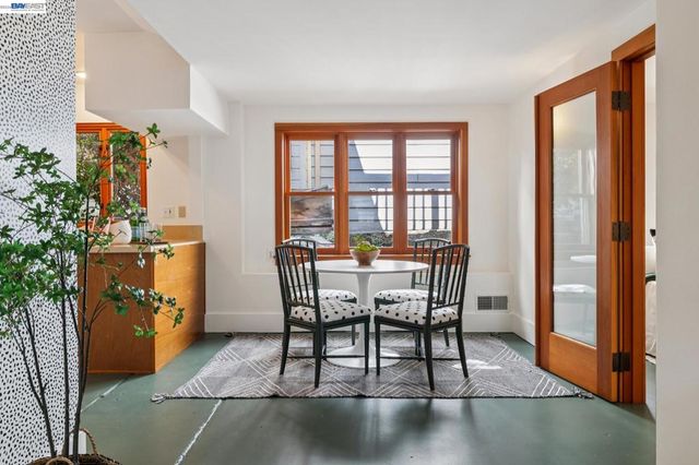 542 Chetwood St, Oakland, CA 94610