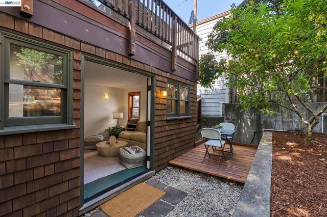542 Chetwood St, Oakland, CA 94610