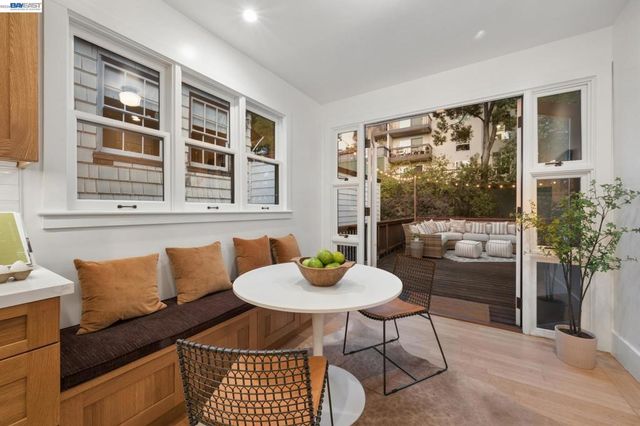 542 Chetwood St, Oakland, CA 94610