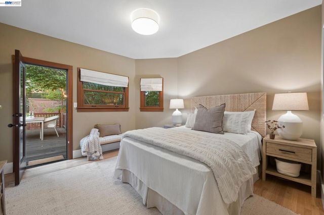 542 Chetwood St, Oakland, CA 94610