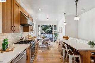 542 Chetwood St, Oakland, CA 94610