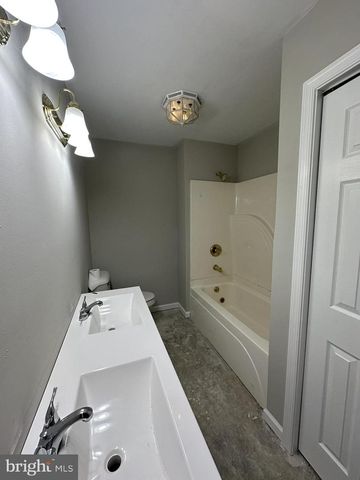 2642 SPRING RD, Chambersburg, PA 17202