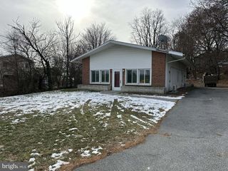 2642 SPRING RD, Chambersburg, PA 17202