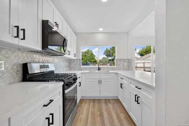 222 Vista Del Sur, San Antonio, TX 78207