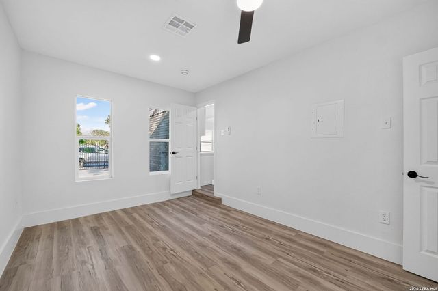 222 Vista Del Sur, San Antonio, TX 78207