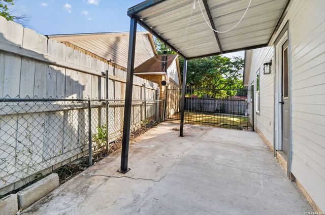 222 Vista Del Sur, San Antonio, TX 78207