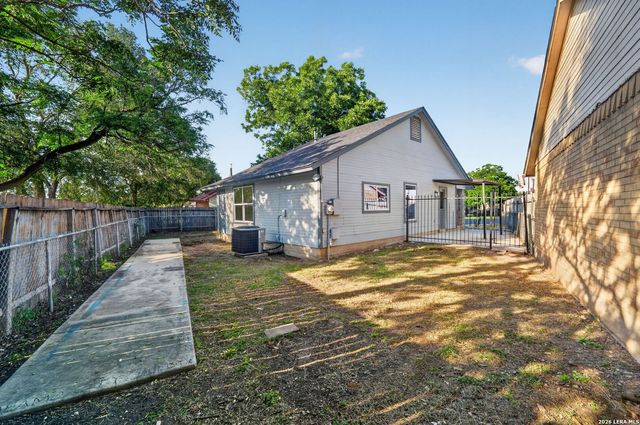 222 Vista Del Sur, San Antonio, TX 78207