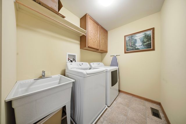 700 Brighton Drive, Pingree Grove, IL 60140