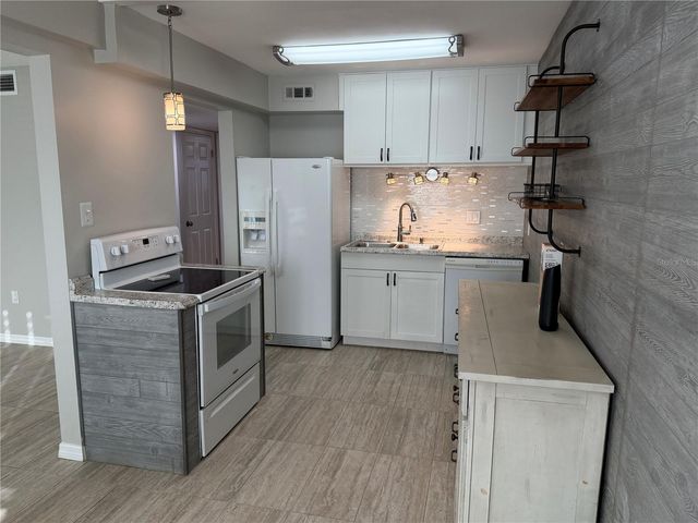 1000 LAKE OF THE WOODS BOULEVARD 101F, Casselberry, FL 32730