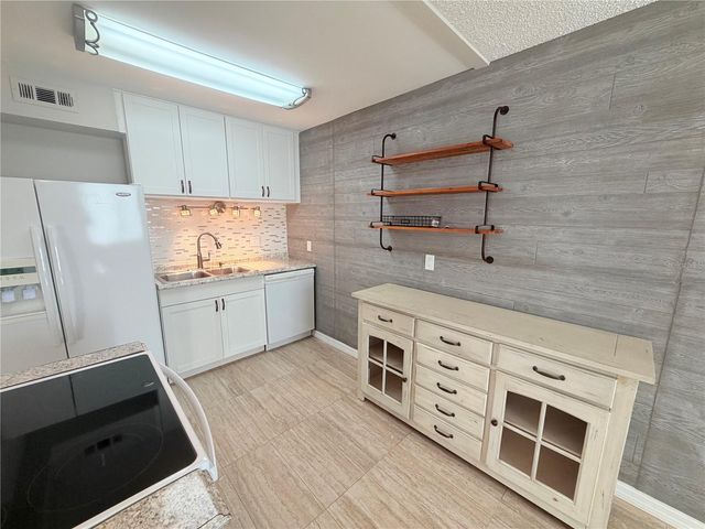 1000 LAKE OF THE WOODS BOULEVARD 101F, Casselberry, FL 32730