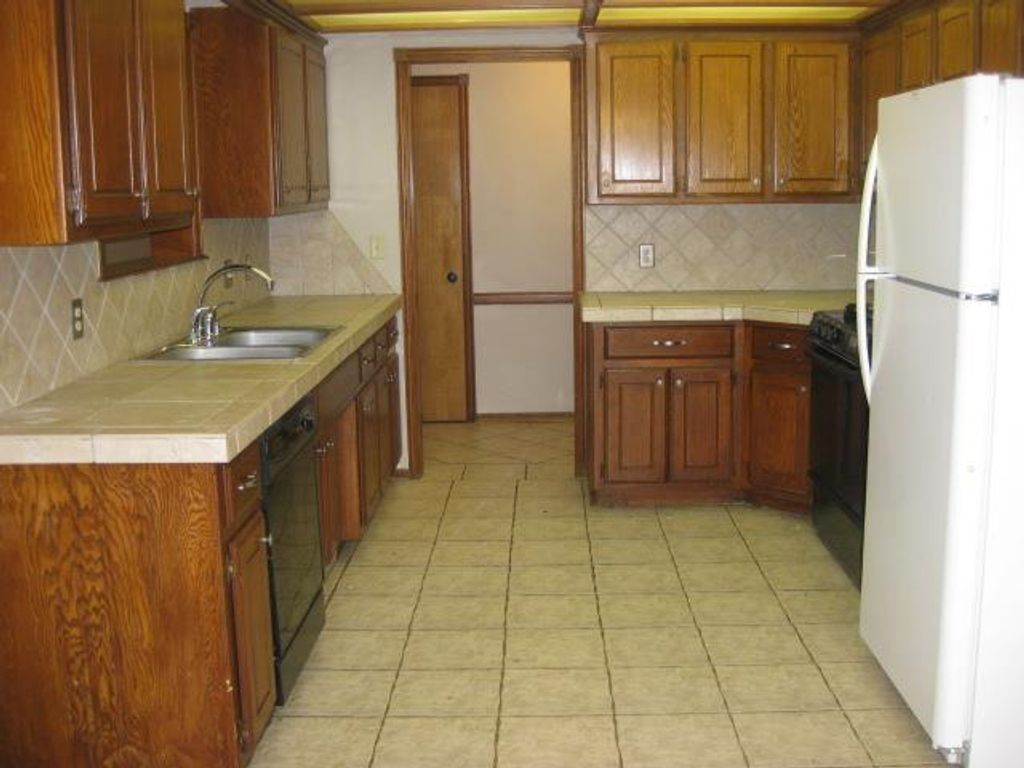 2607 Wood Hollow Street, Norman, OK 73071