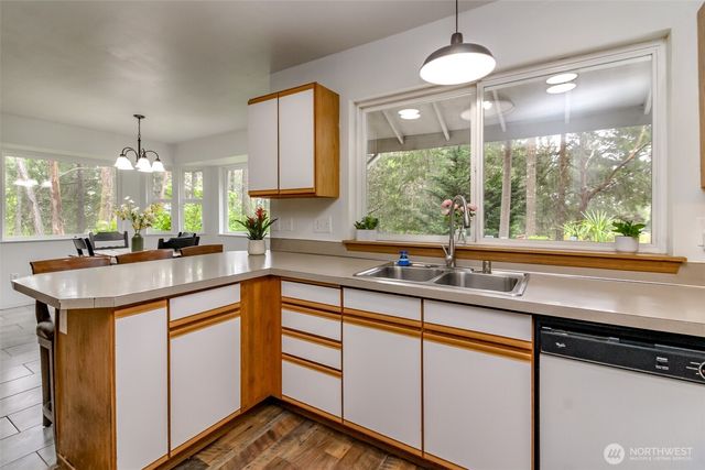 624 SE Pine Road, Port Orchard, WA 98367