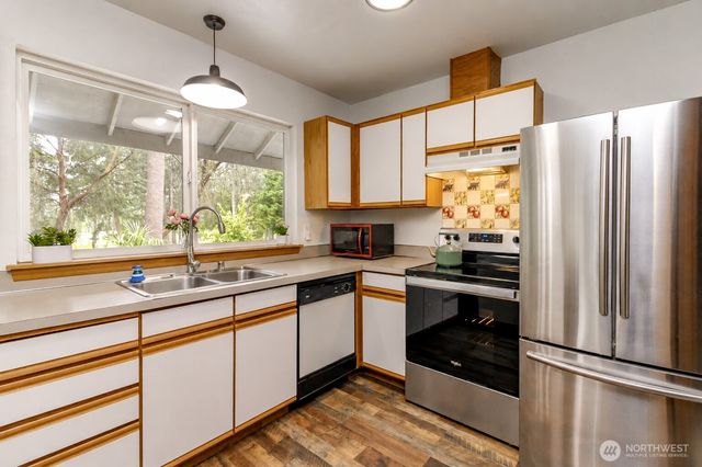624 SE Pine Road, Port Orchard, WA 98367