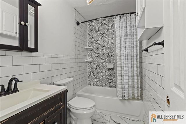 30 Fillmore Avenue, Carteret, NJ 07008