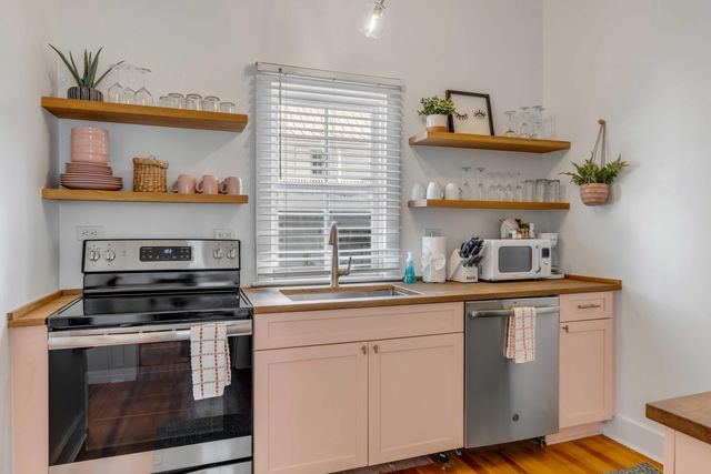 140 Spring Street, Charleston, SC 29403