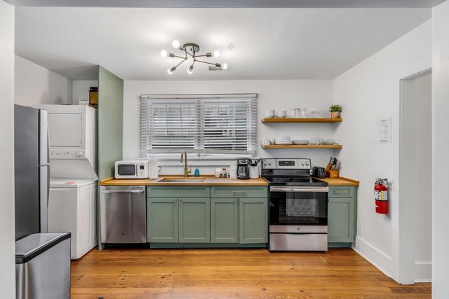 140 Spring Street, Charleston, SC 29403