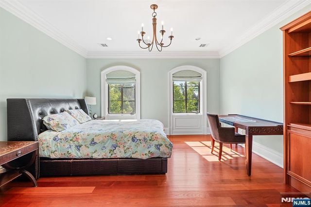 1 Sandstone Ridge, Upper Saddle River, NJ 07458