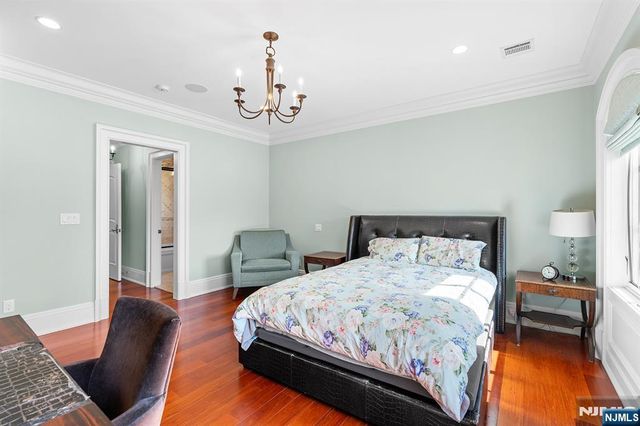 1 Sandstone Ridge, Upper Saddle River, NJ 07458