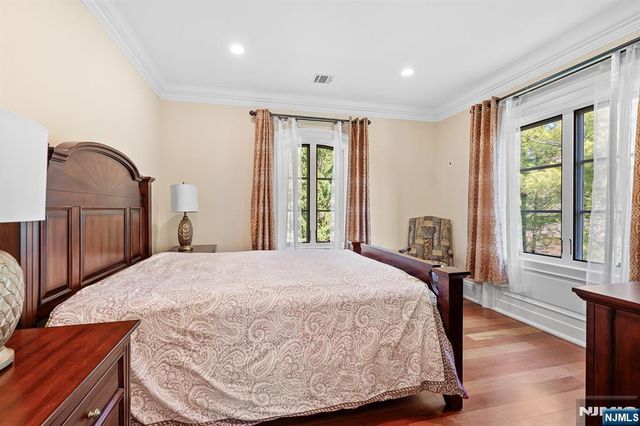 1 Sandstone Ridge, Upper Saddle River, NJ 07458