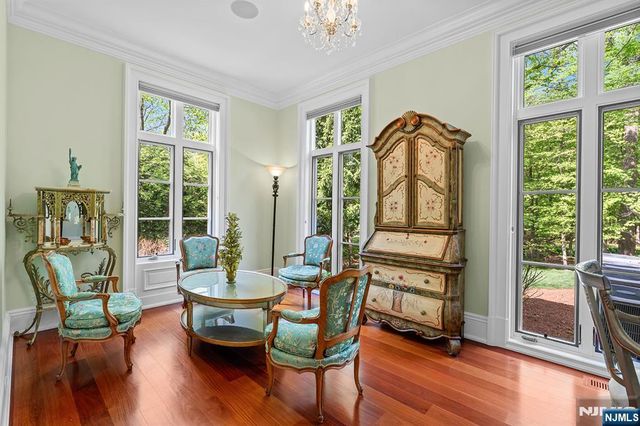 1 Sandstone Ridge, Upper Saddle River, NJ 07458