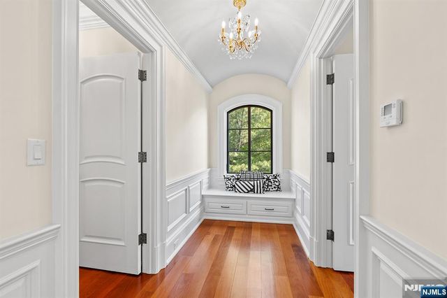 1 Sandstone Ridge, Upper Saddle River, NJ 07458