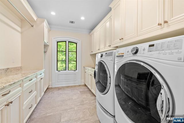1 Sandstone Ridge, Upper Saddle River, NJ 07458