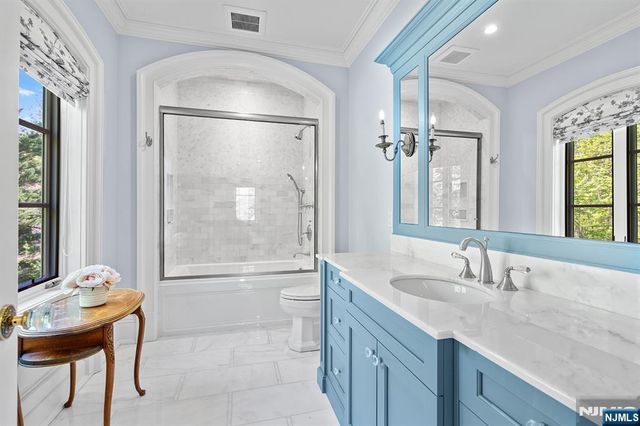 1 Sandstone Ridge, Upper Saddle River, NJ 07458