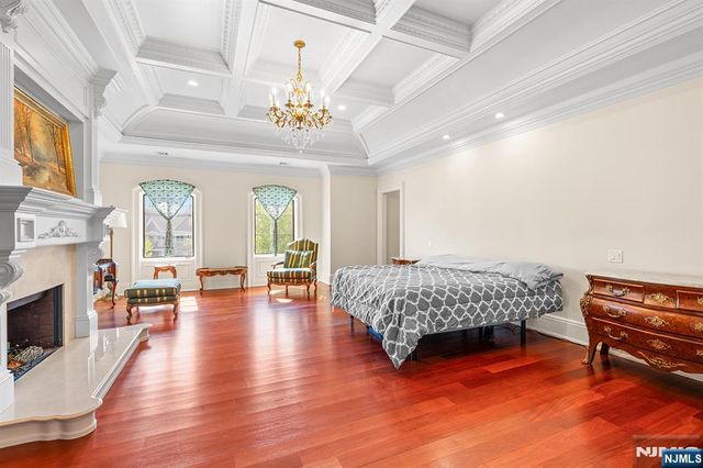 1 Sandstone Ridge, Upper Saddle River, NJ 07458