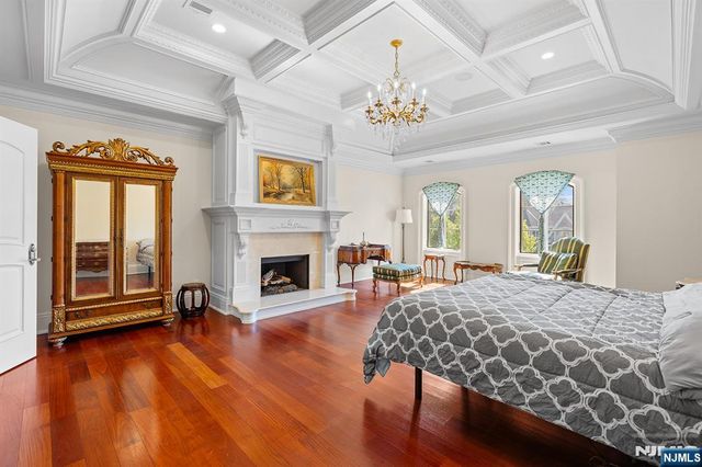 1 Sandstone Ridge, Upper Saddle River, NJ 07458