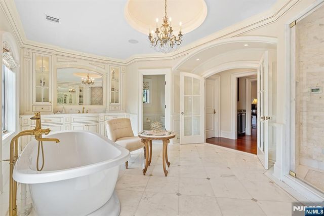 1 Sandstone Ridge, Upper Saddle River, NJ 07458