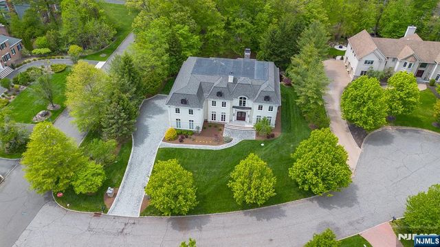 1 Sandstone Ridge, Upper Saddle River, NJ 07458