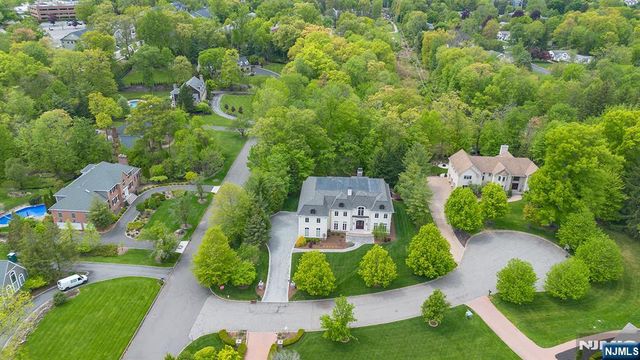 1 Sandstone Ridge, Upper Saddle River, NJ 07458