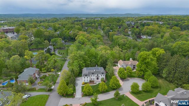 1 Sandstone Ridge, Upper Saddle River, NJ 07458