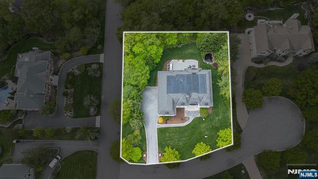 1 Sandstone Ridge, Upper Saddle River, NJ 07458