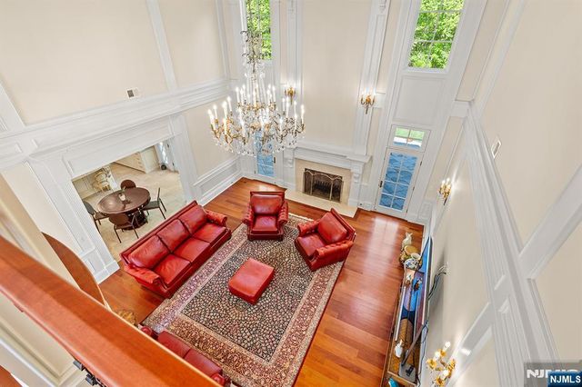 1 Sandstone Ridge, Upper Saddle River, NJ 07458