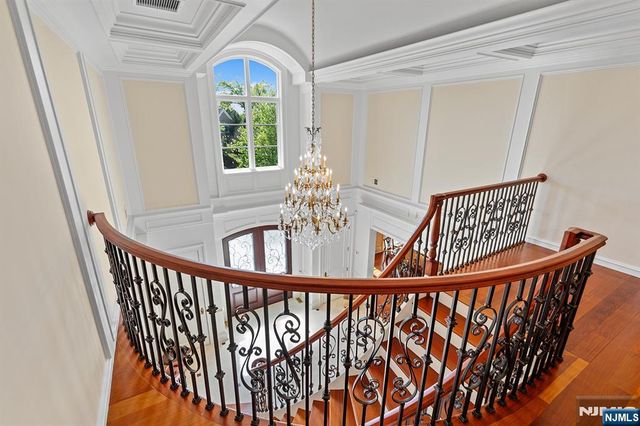 1 Sandstone Ridge, Upper Saddle River, NJ 07458