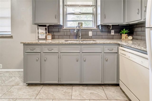 2 Philbrook Drive, Oklahoma City, OK 73109