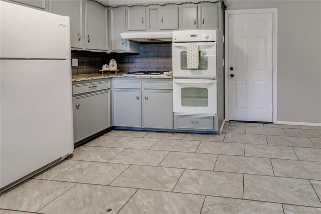 2 Philbrook Drive, Oklahoma City, OK 73109