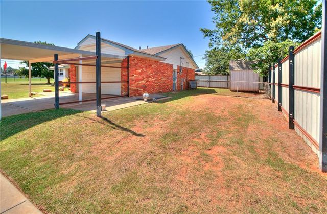 2 Philbrook Drive, Oklahoma City, OK 73109