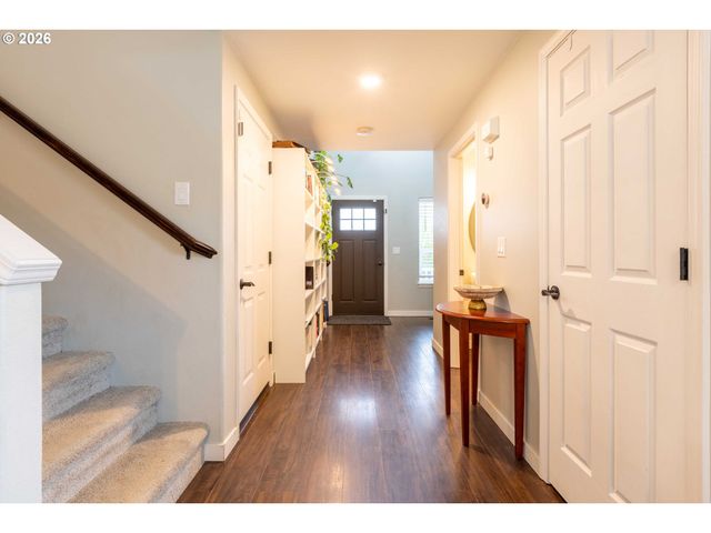 306 E 16TH Pl, La Center, WA 98629