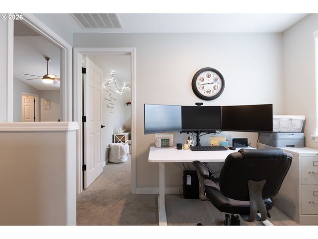 306 E 16TH Pl, La Center, WA 98629