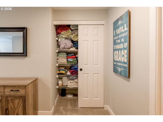 306 E 16TH Pl, La Center, WA 98629