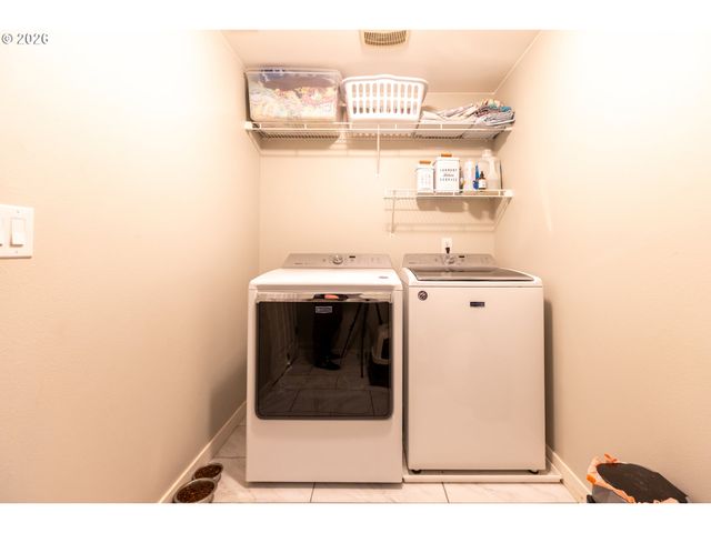 306 E 16TH Pl, La Center, WA 98629